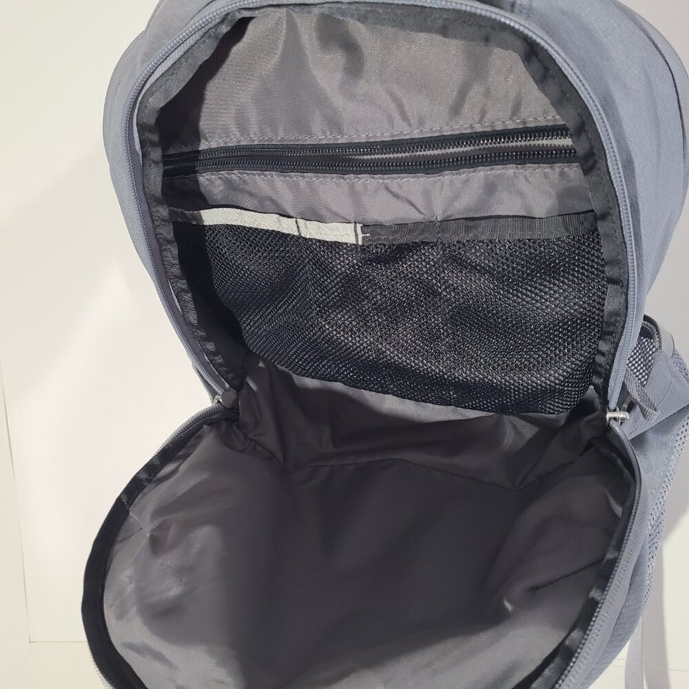 The North Face Jester Everyday Laptop Backpack Commuter Daypack Gray - Picture 5 of 7